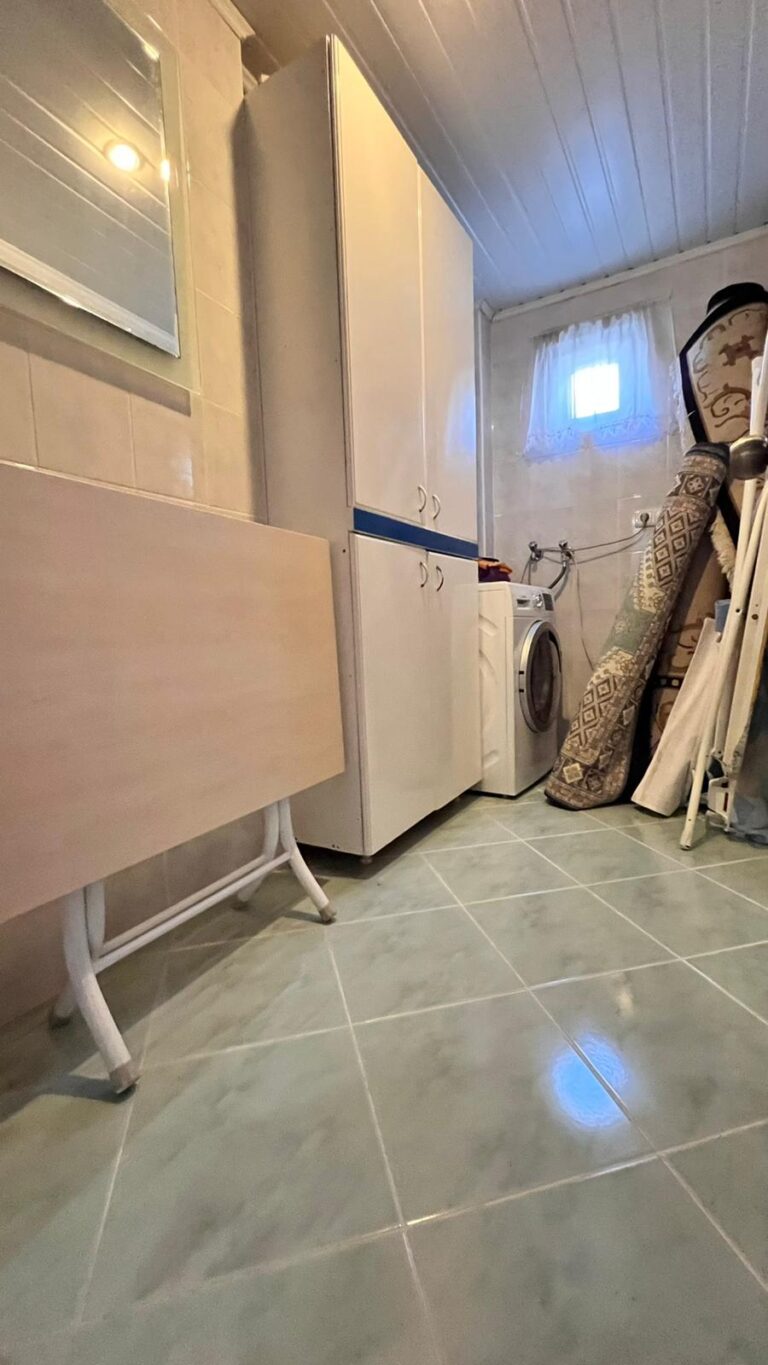 fe1f234e-e81e-4646-8251-bcbc5aa6e9fa